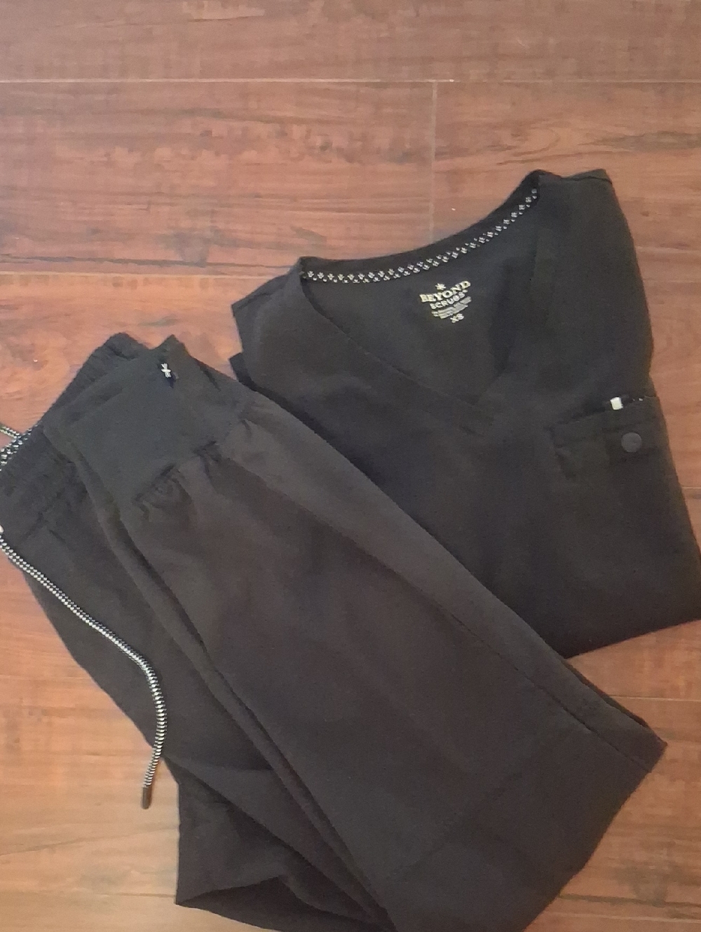 Black Scrub Top and Pants Set - BEYOND SCRUBS
